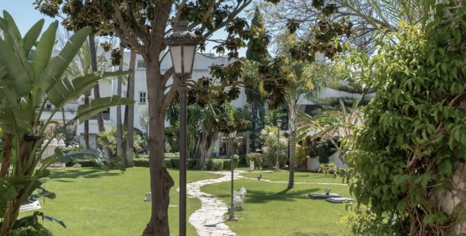 Venta de apartamento en planta baja en The Golden Mile 32