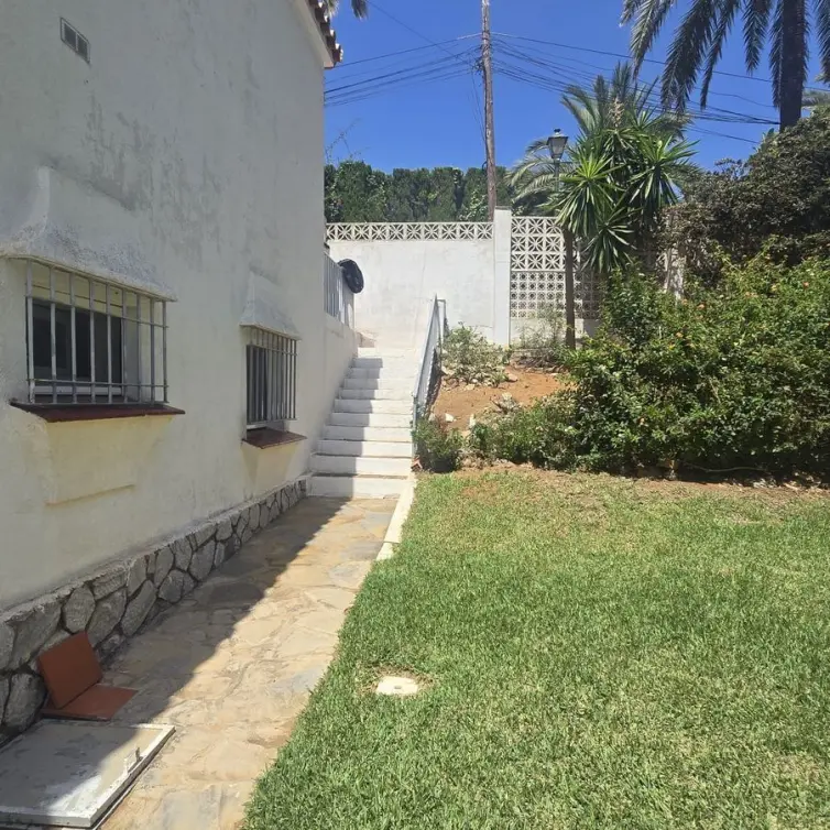 Sale of detached villa in Marbesa