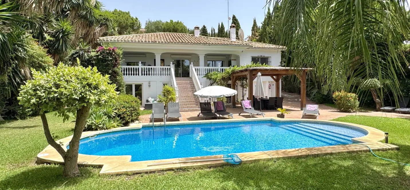 Sale of detached villa in Sierrezuela 0
