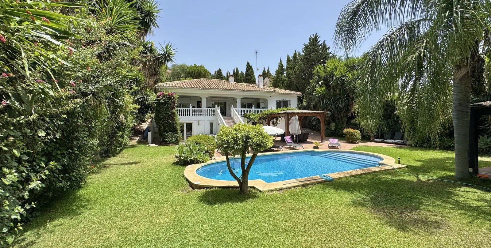 Sale of detached villa in Sierrezuela 2