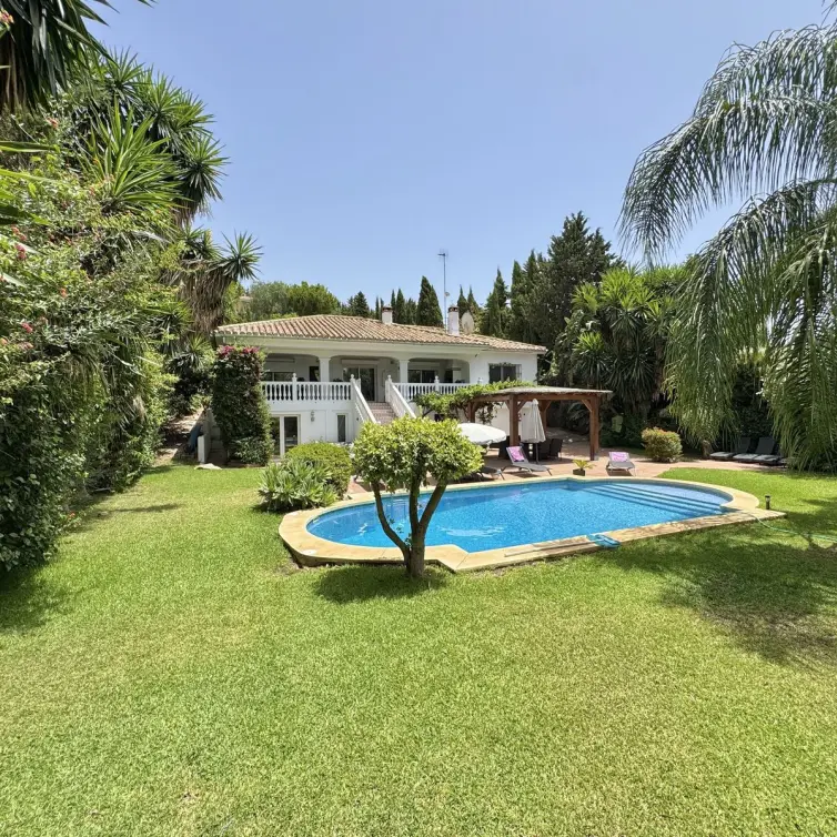 Sale of detached villa in Sierrezuela