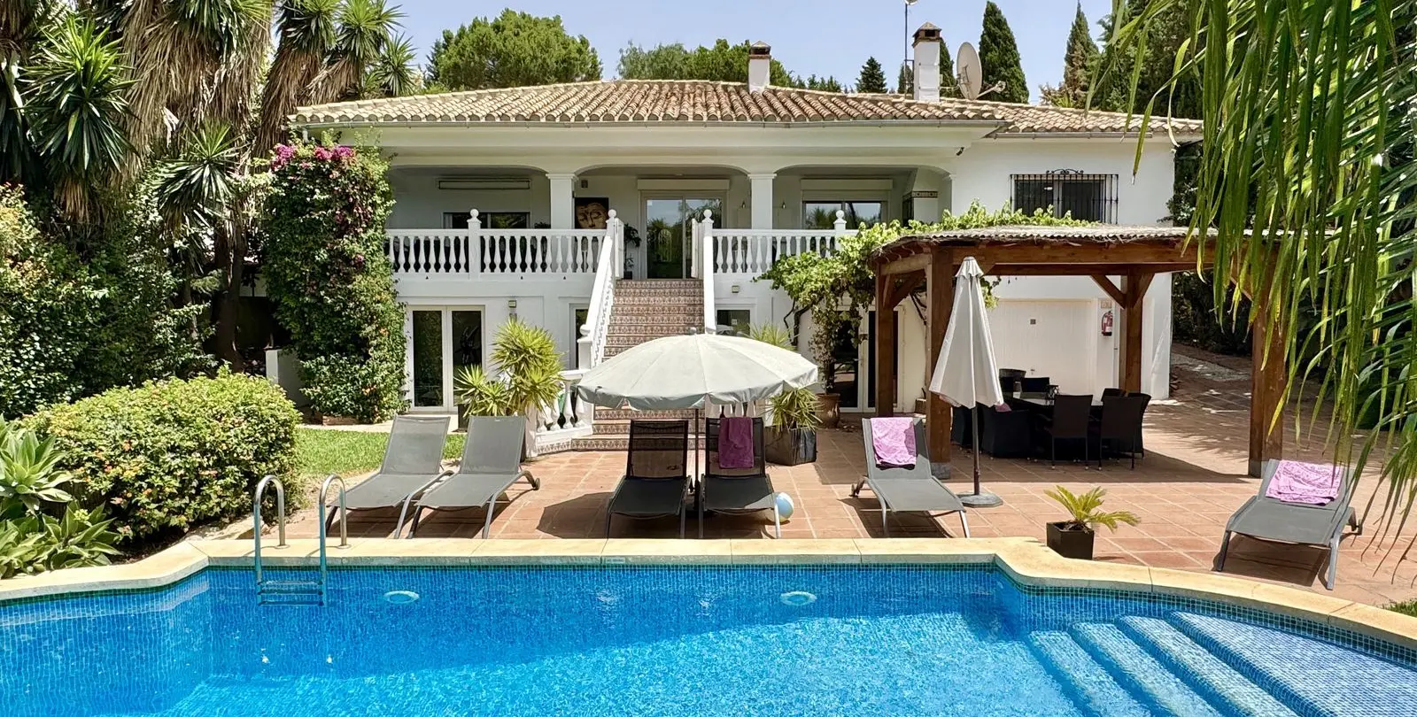 Sale of detached villa in Sierrezuela 3