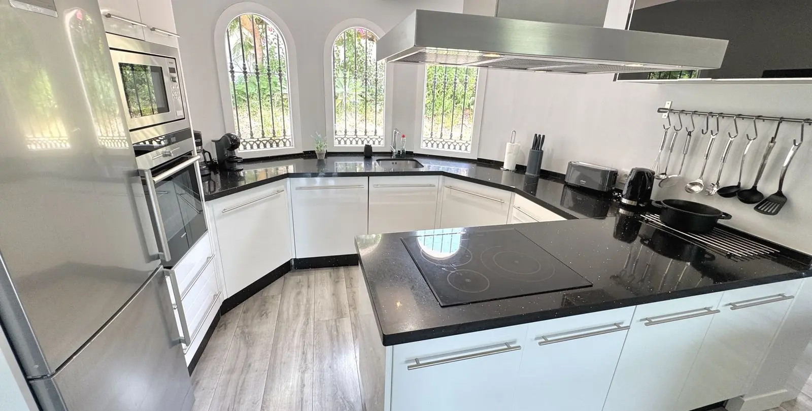 Sale of detached villa in Sierrezuela 11