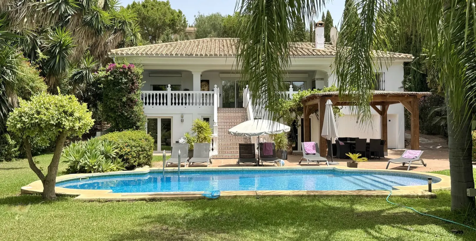 Sale of detached villa in Sierrezuela 30