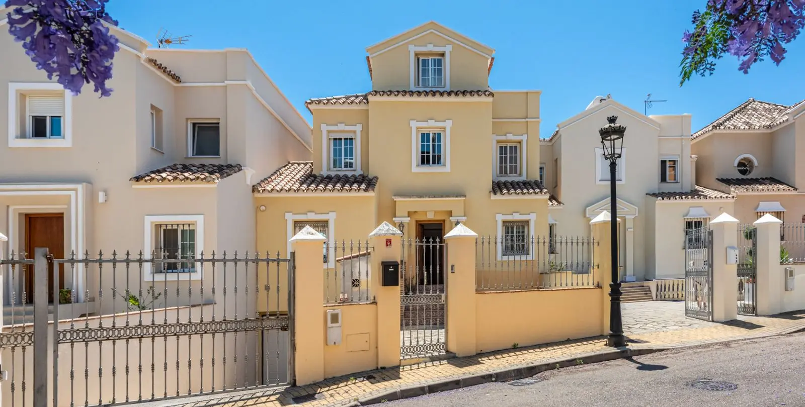 Venta de villa independiente en Estepona 1