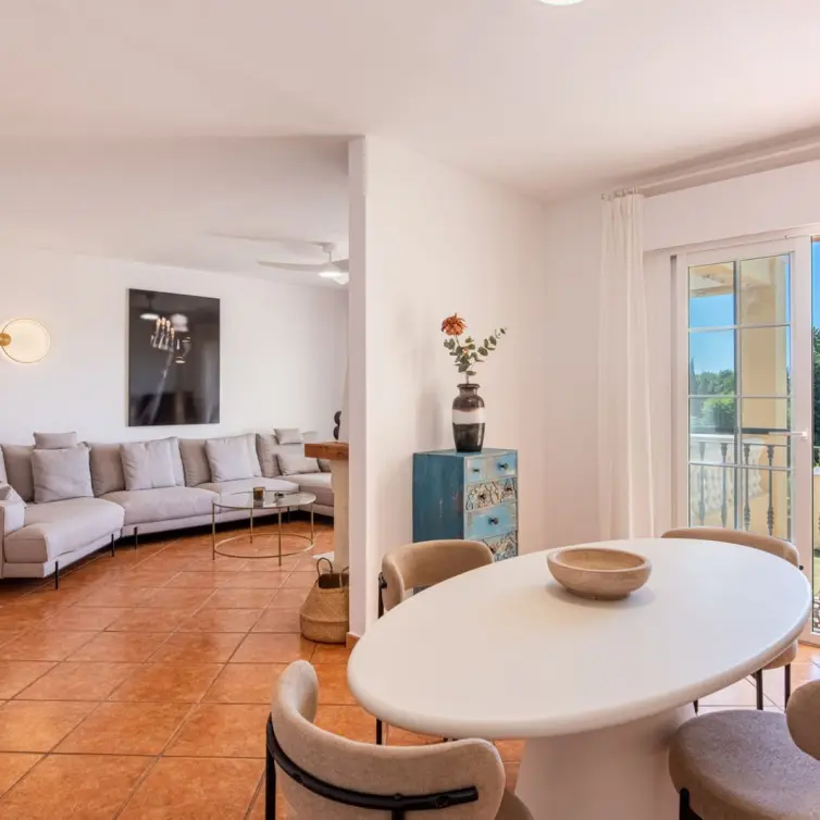 Venta de villa independiente en Estepona