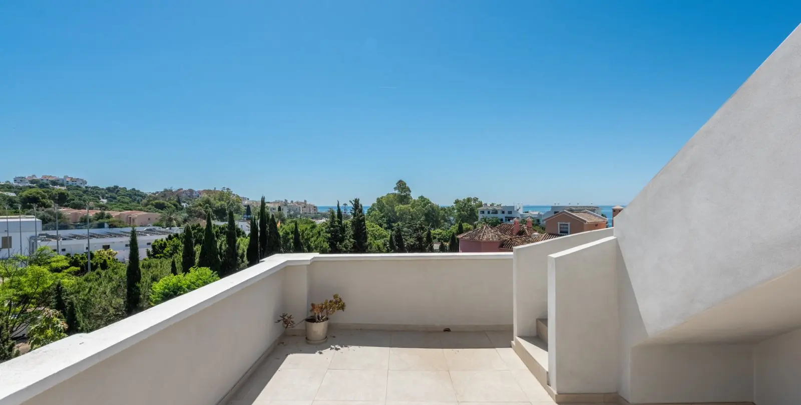 Venta de villa independiente en Estepona 13