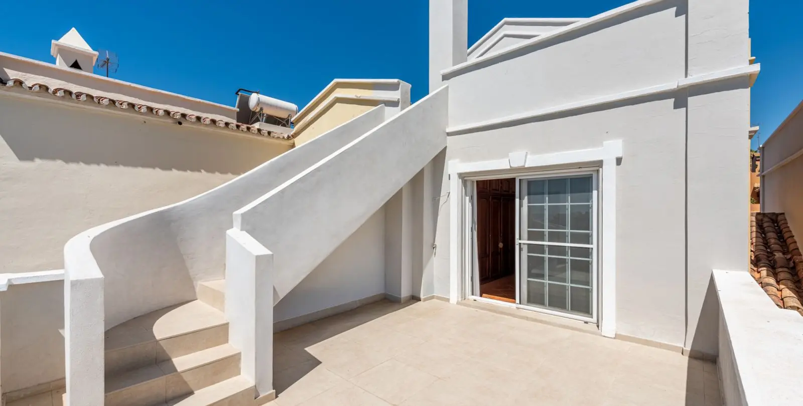 Venta de villa independiente en Estepona 15