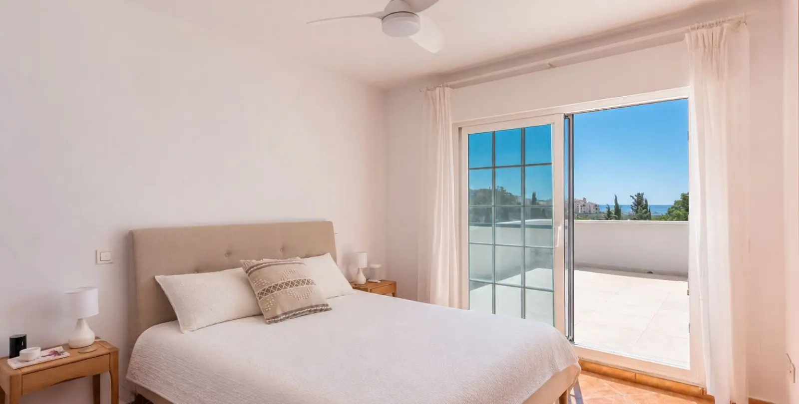 Venta de villa independiente en Estepona 16