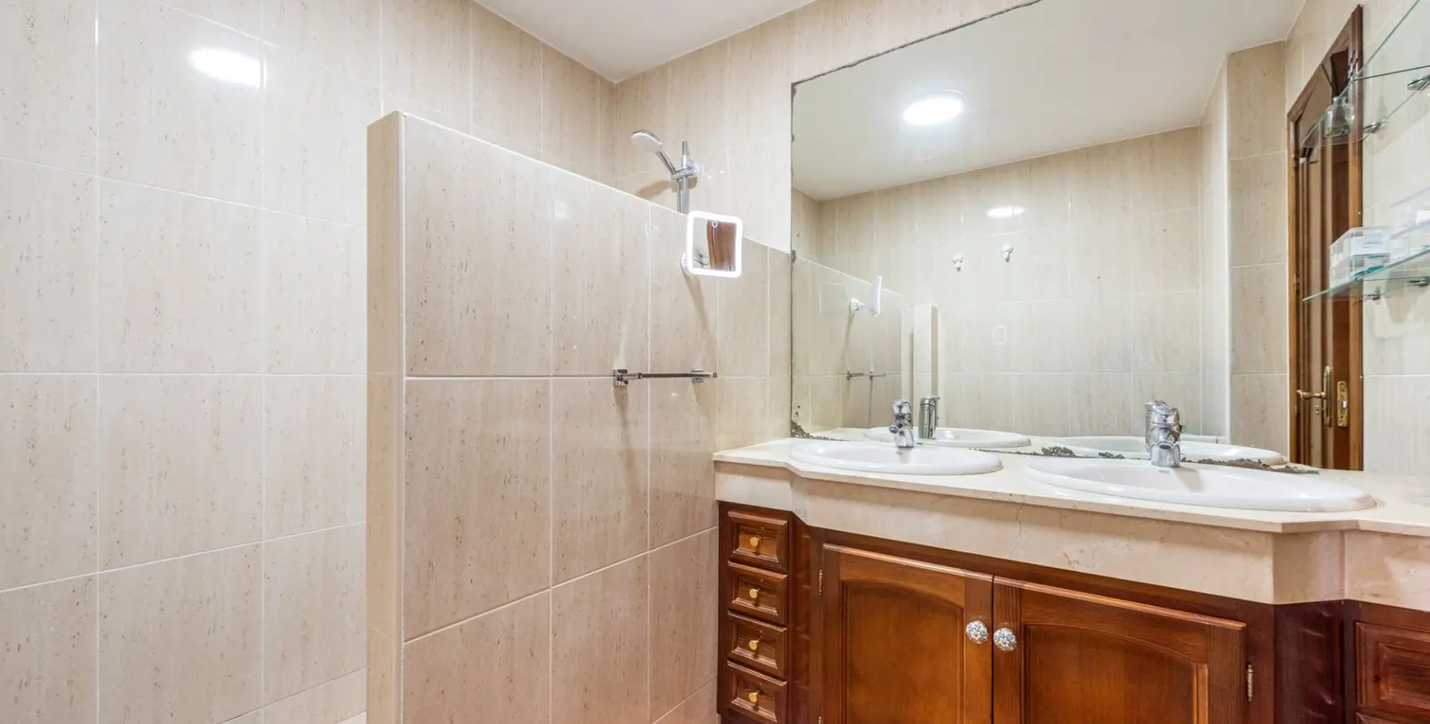 Venta de villa independiente en Estepona 17