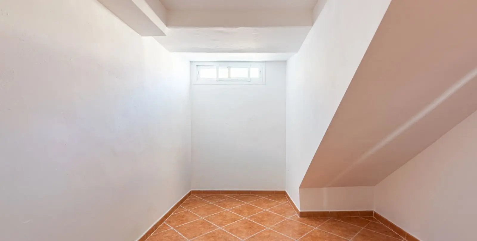 Venta de villa independiente en Estepona 25