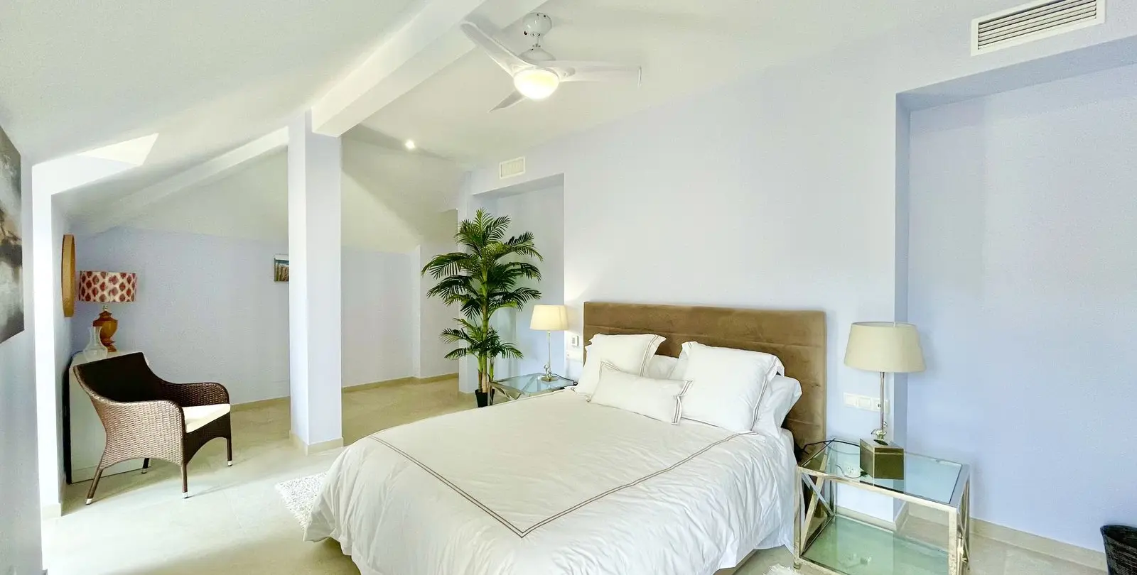 Venta de villa independiente en La Mairena 37