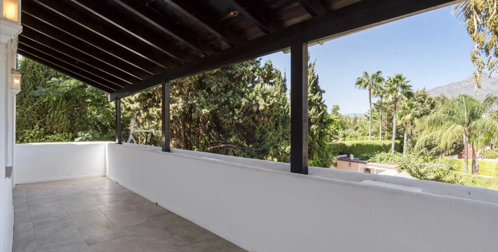 Long-term rent of detached villa in Nueva Andalucía 33