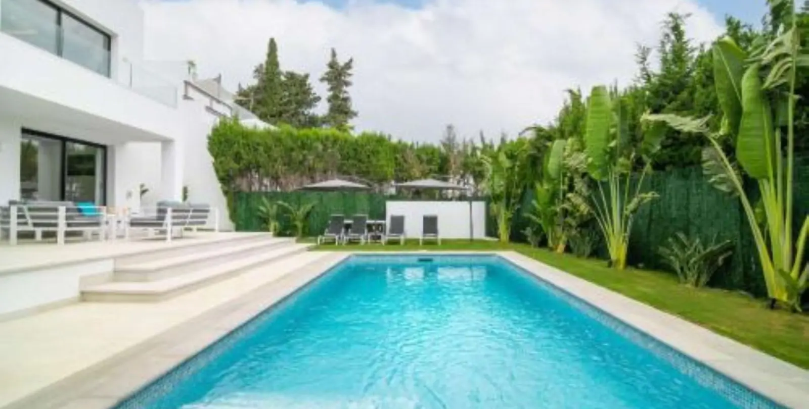 Long-term rent of detached villa in Guadalmina Alta 2