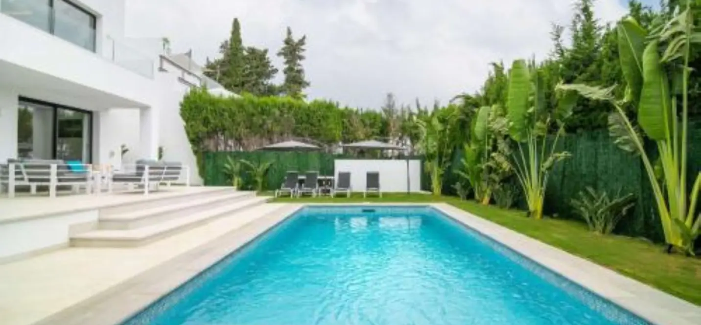 Long-term rent of detached villa in Guadalmina Alta 1