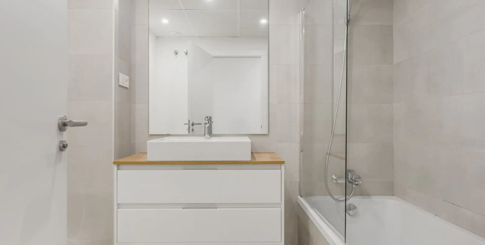 Long-term rent of ground floor apartment in Cancelada 9