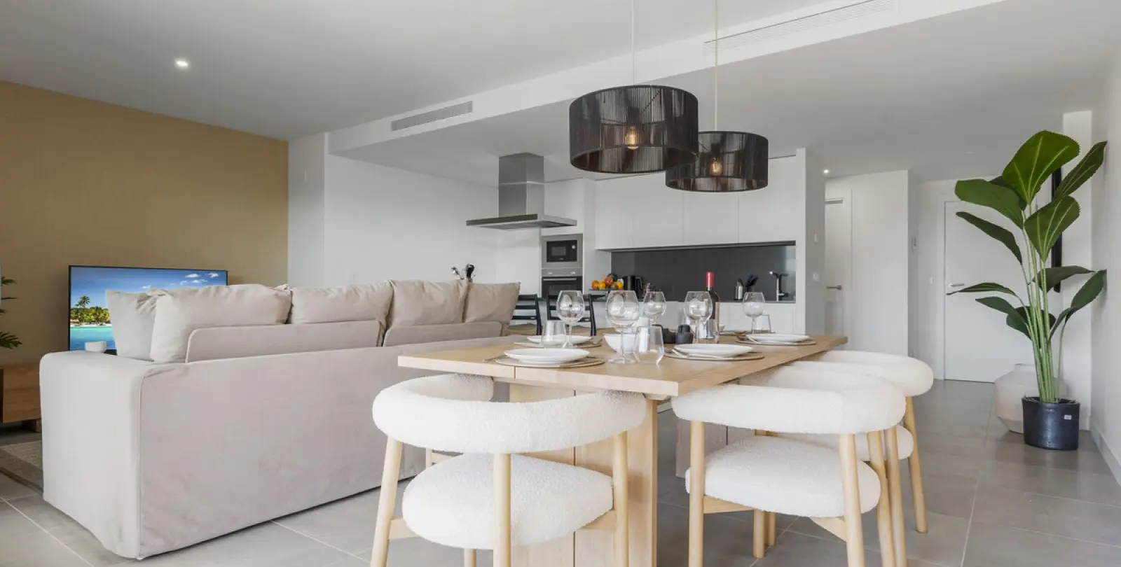 Long-term rent of ground floor apartment in Cancelada 30