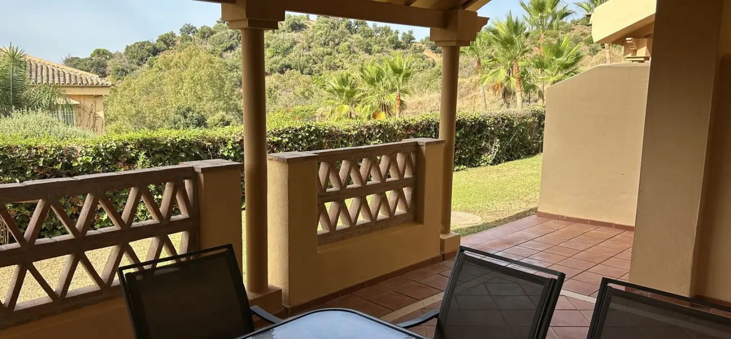 Sale of ground floor apartment in Elviria 0