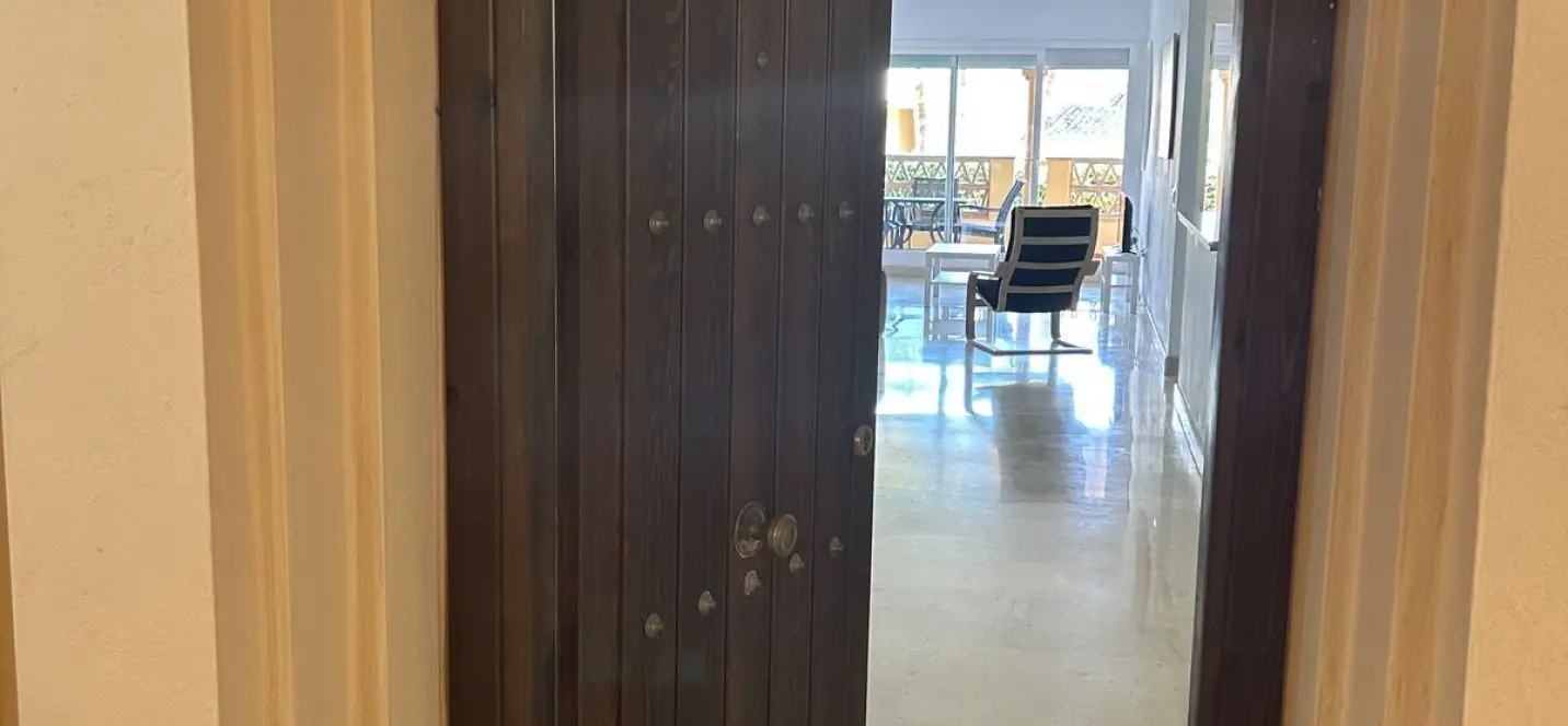 Sale of ground floor apartment in Elviria 3
