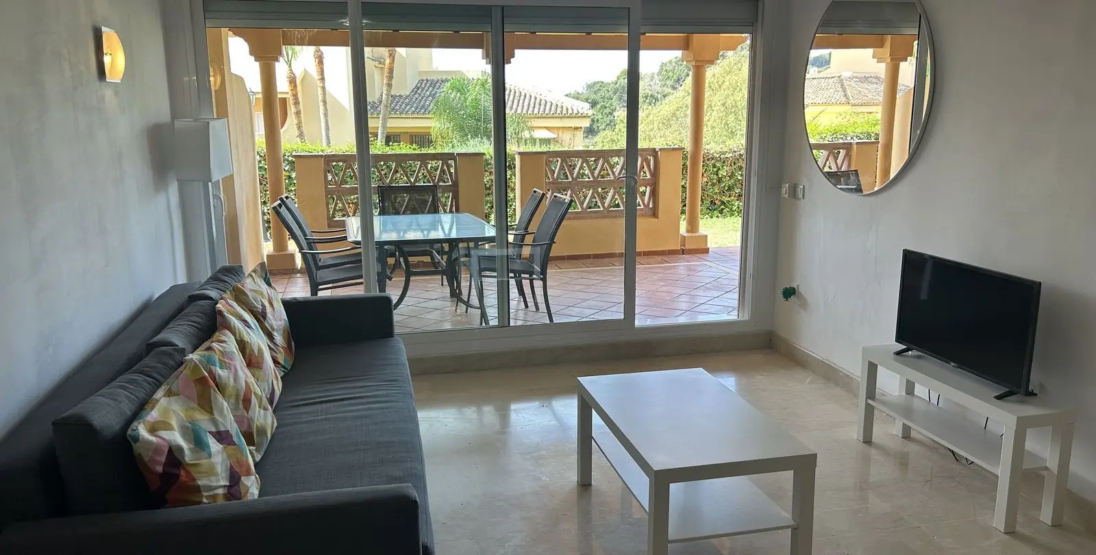 Sale of ground floor apartment in Elviria 5