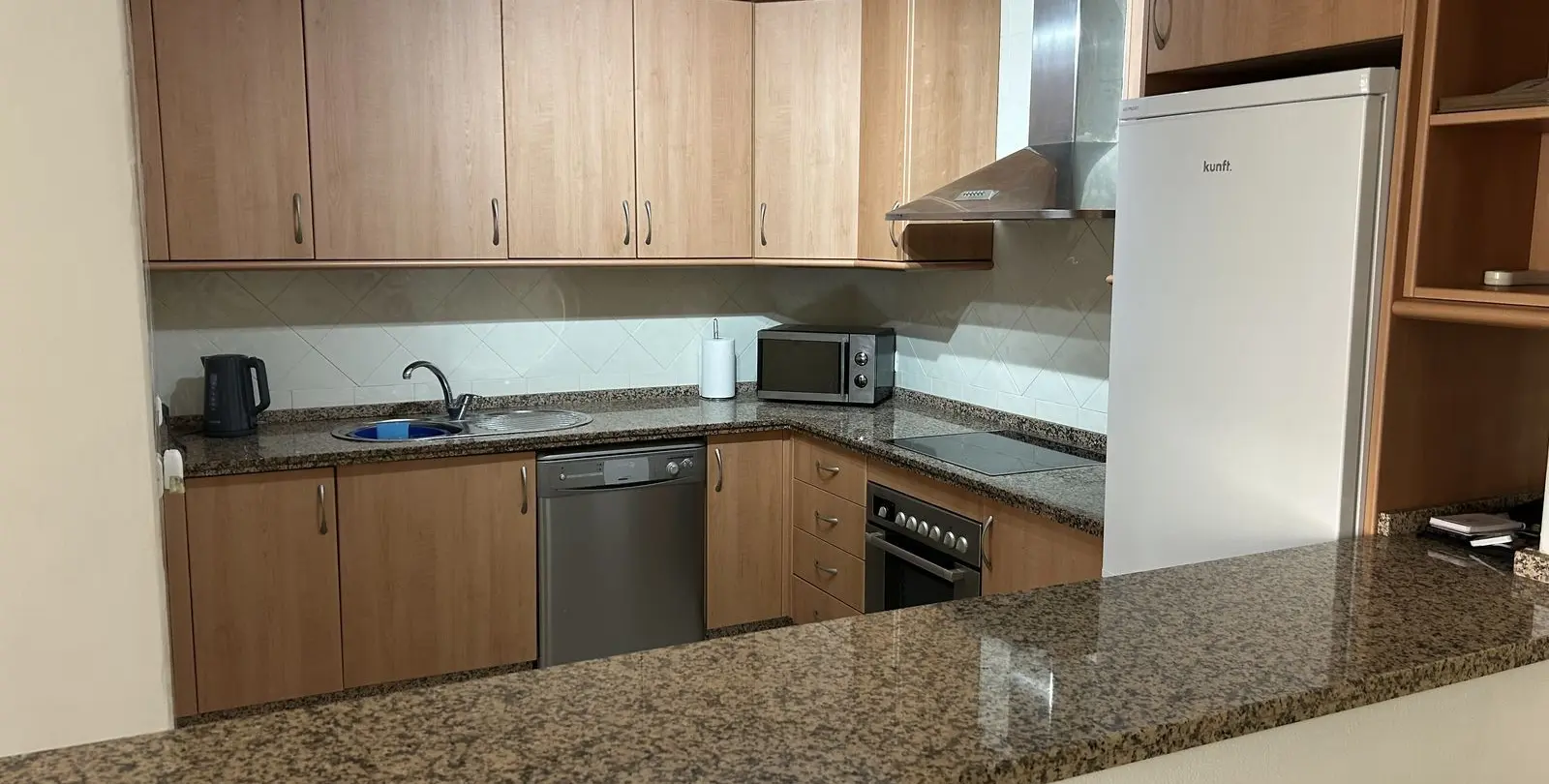 Sale of ground floor apartment in Elviria 9