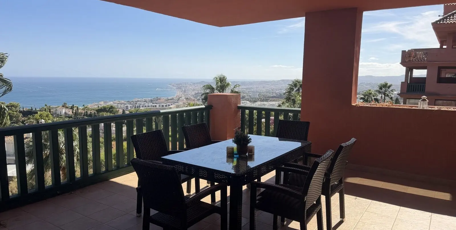 Venta de apartamento en planta media en Higueron 5