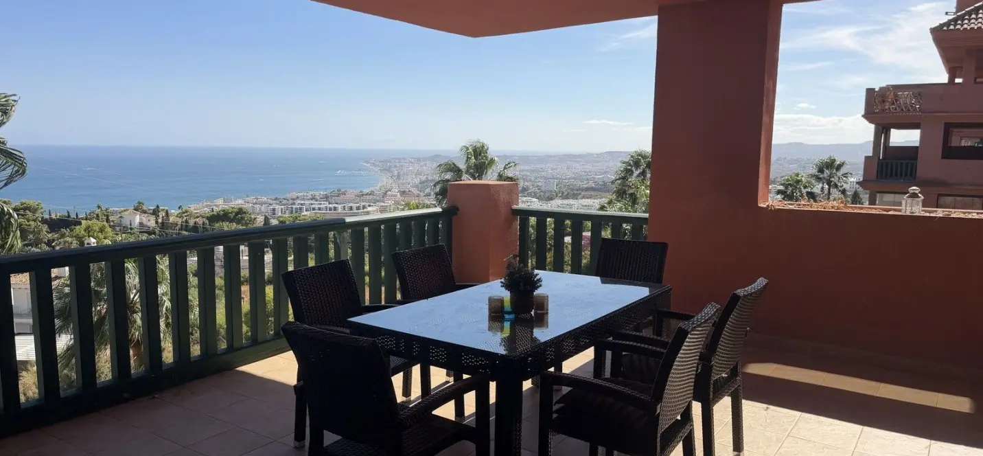 Venta de apartamento en planta media en Higueron 4