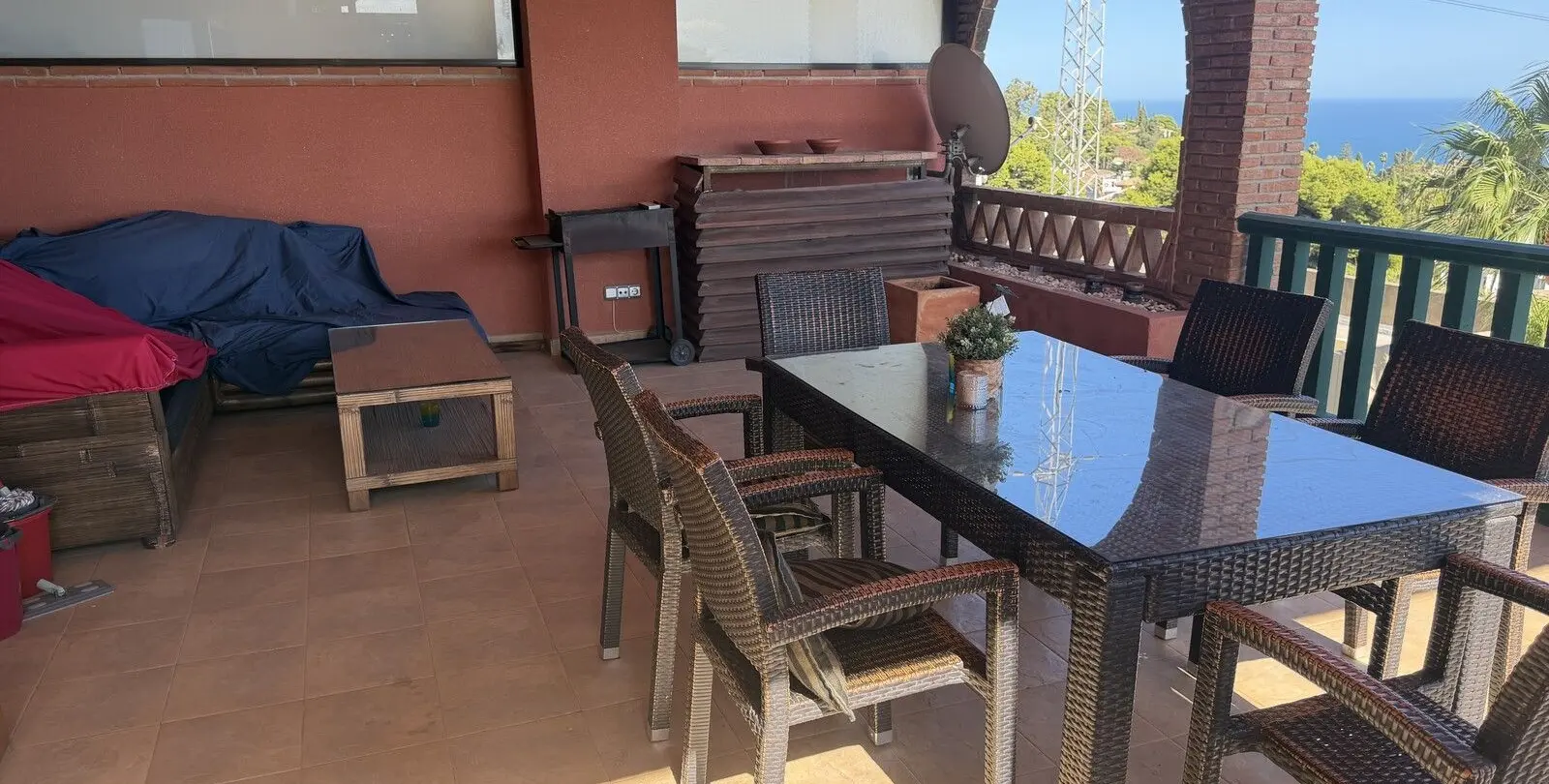 Venta de apartamento en planta media en Higueron 7