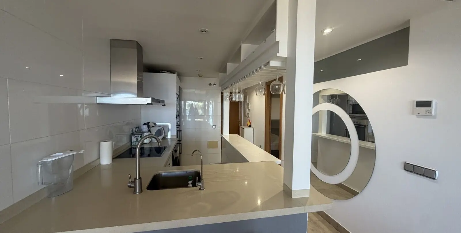Venta de apartamento en planta media en Higueron 13