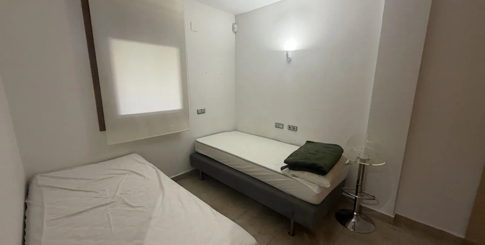 Venta de apartamento en planta media en Higueron 20