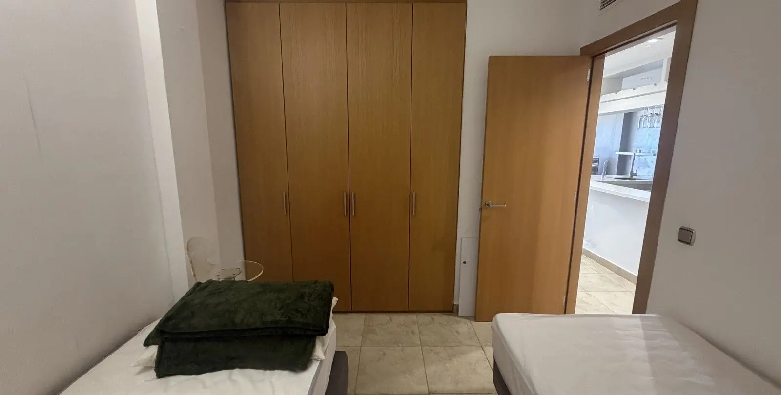 Venta de apartamento en planta media en Higueron 21