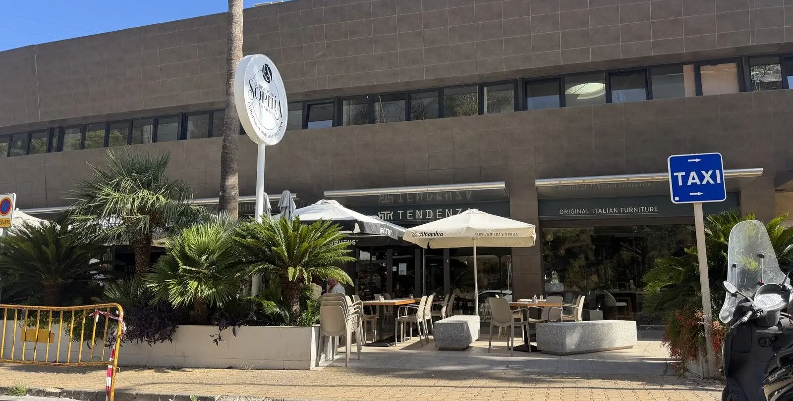 Venta de apartamento en planta media en Higueron 31
