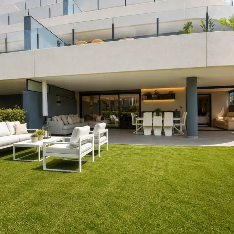 Venta de apartamento en planta baja en Selwo