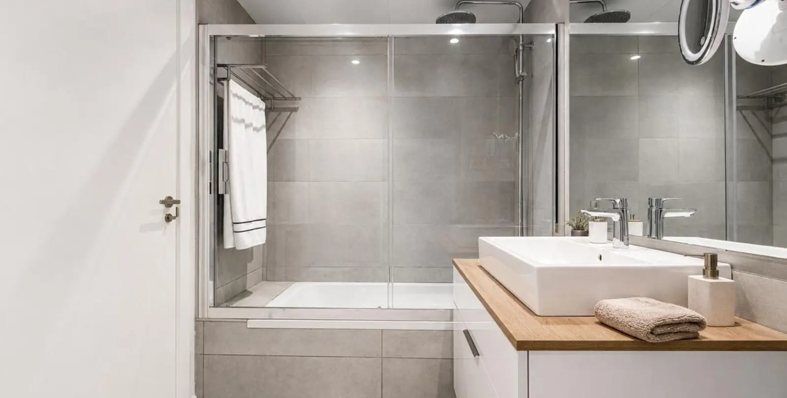 Venta de apartamento en planta baja en Selwo 14