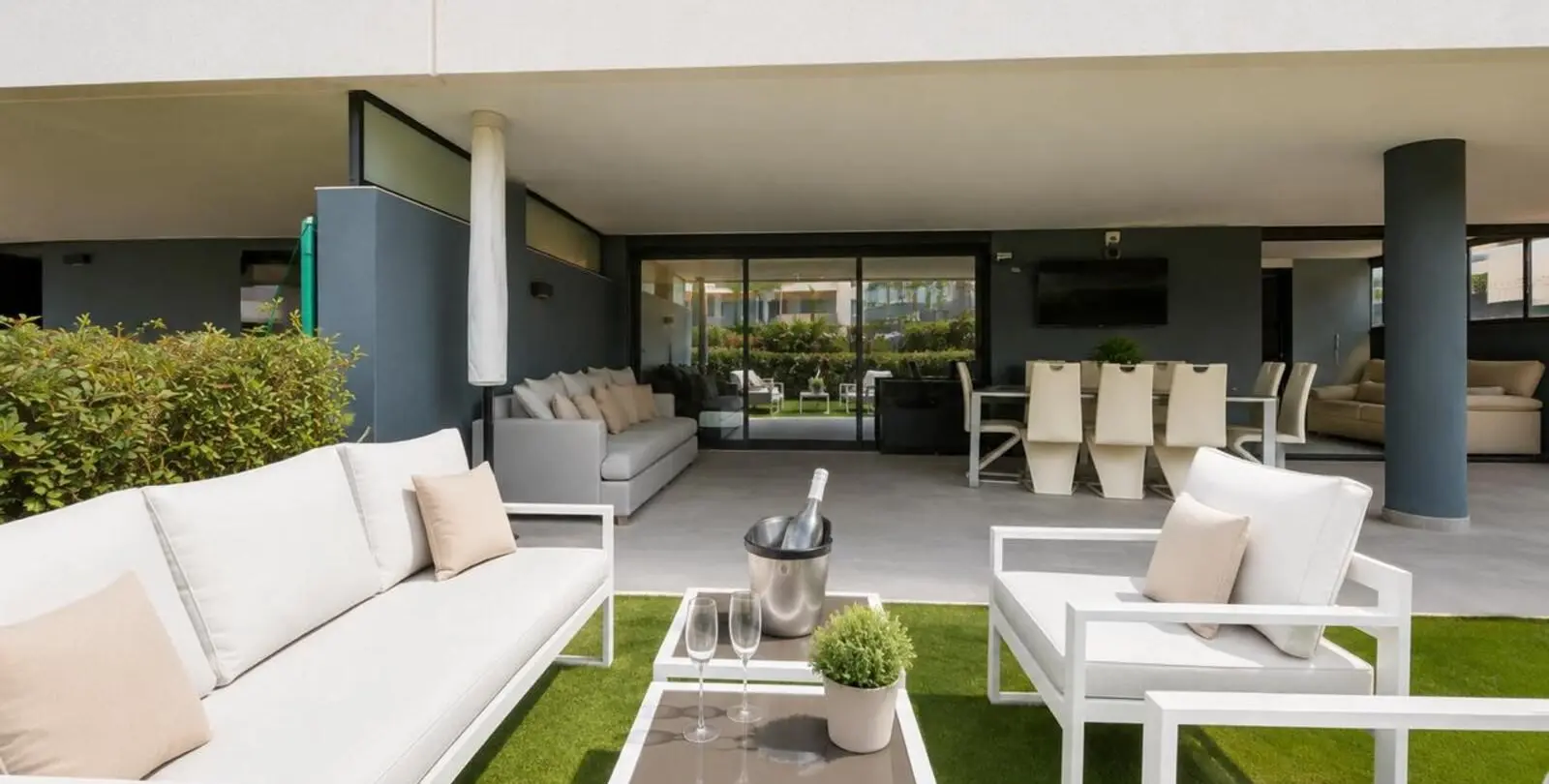 Venta de apartamento en planta baja en Selwo 17