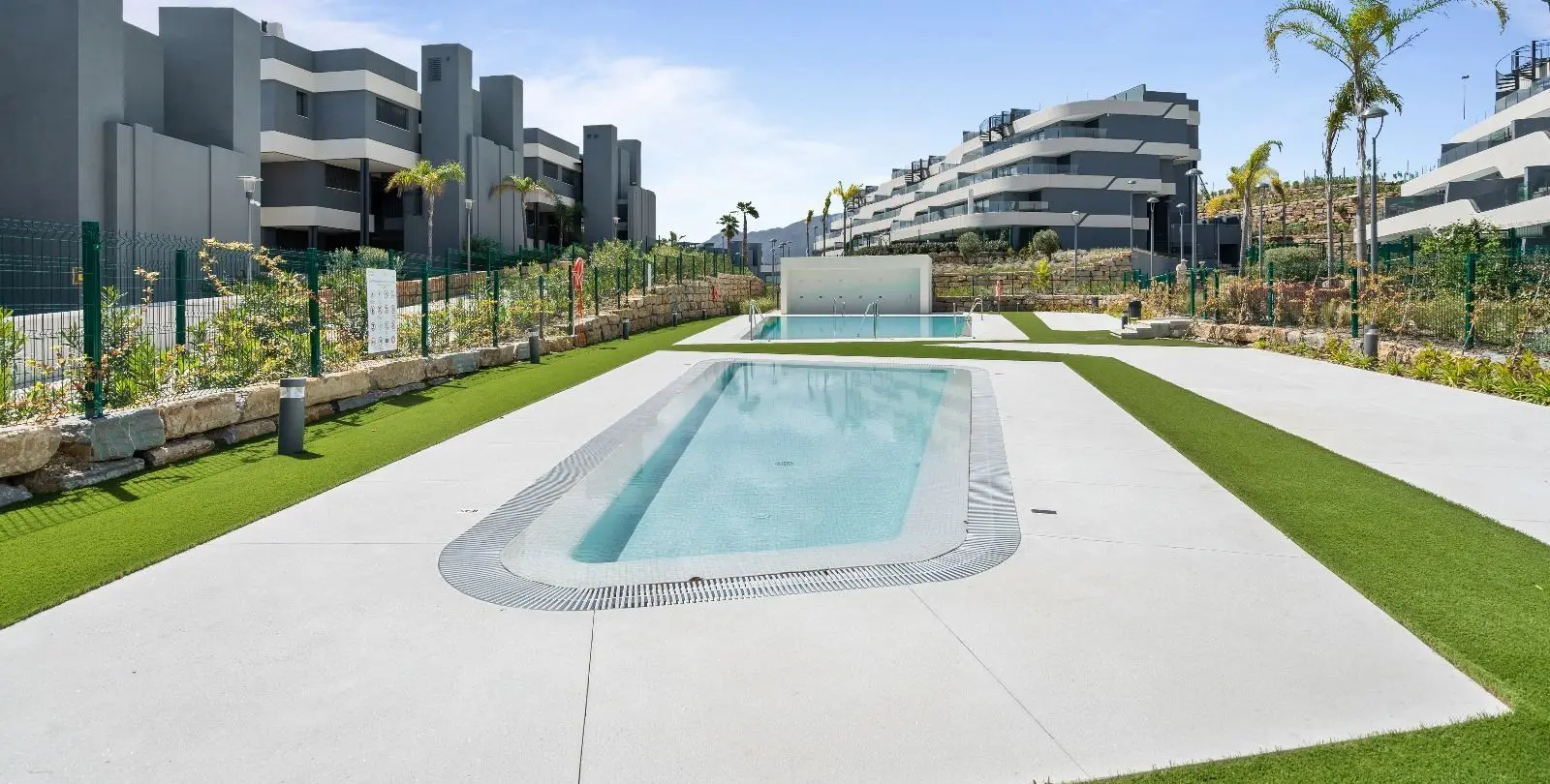 Venta de apartamento en planta baja en Selwo 21