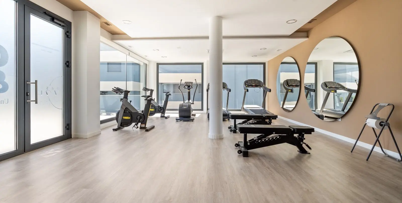 Venta de apartamento en planta baja en Selwo 23