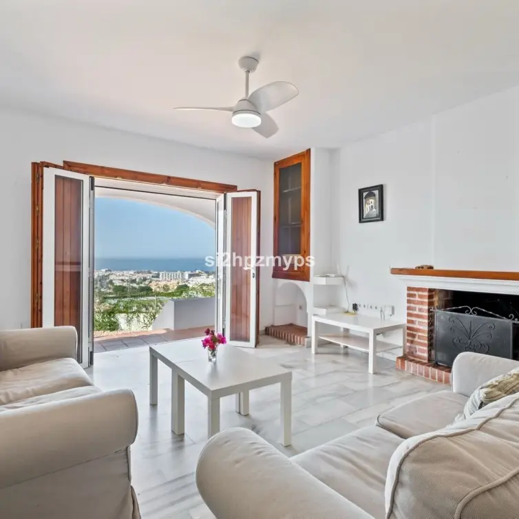 Venta de villa independiente en Nerja