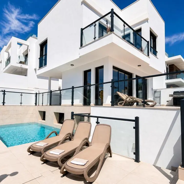 Venta de villa independiente en Nerja