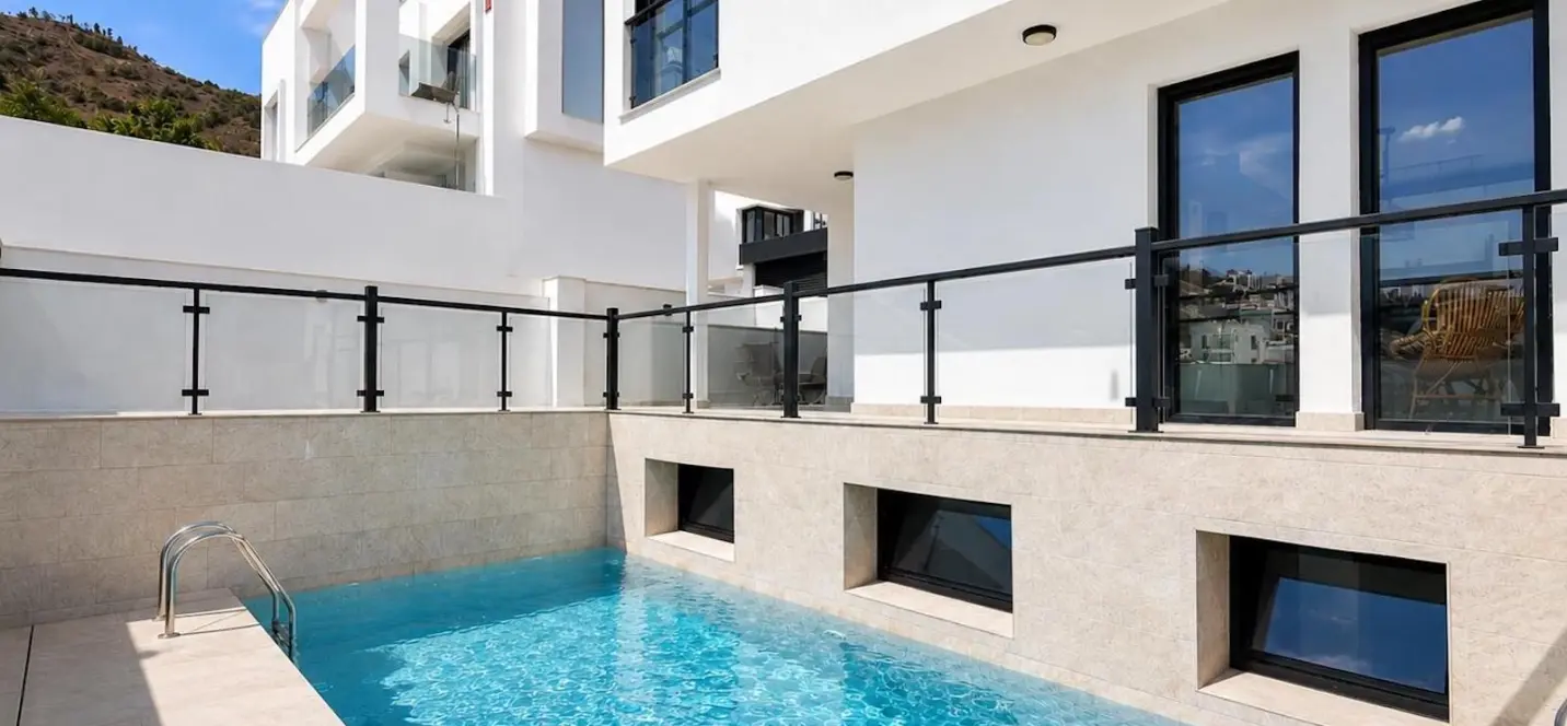 Venta de villa independiente en Nerja 2