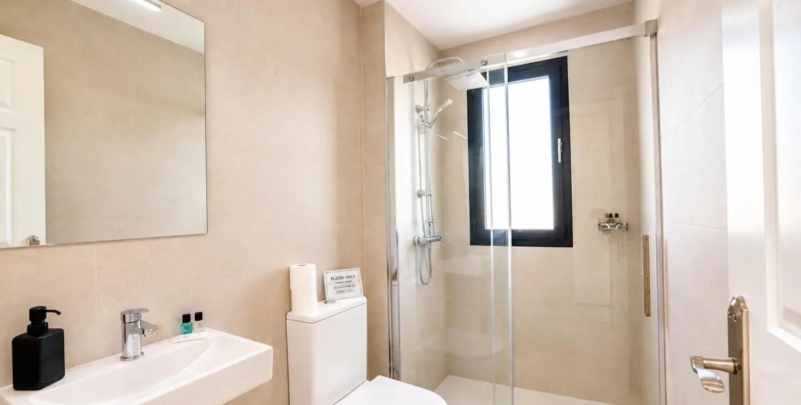 Sale of detached villa in Nerja 29