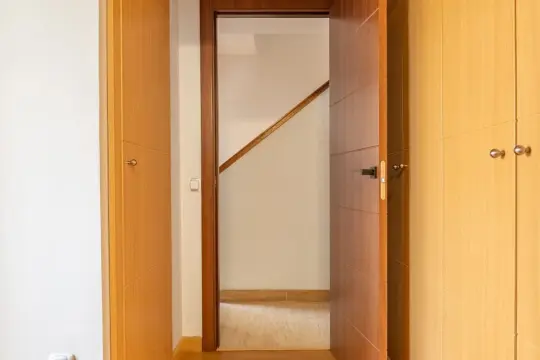 Image 9 thumb