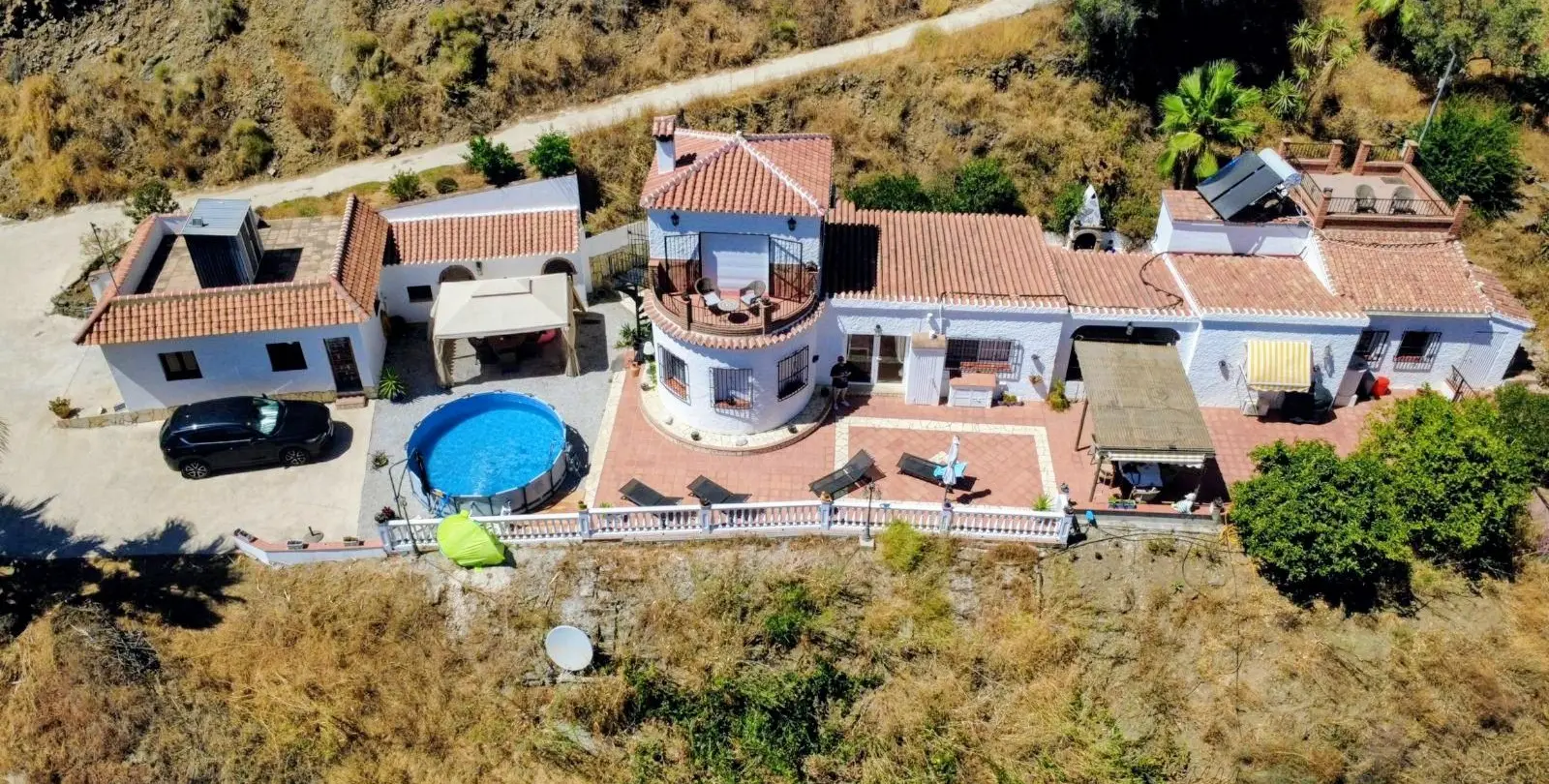 Venta de finca - cortijo en Sayalonga 1
