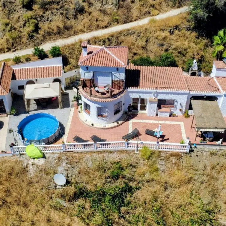 Venta de finca - cortijo en Sayalonga