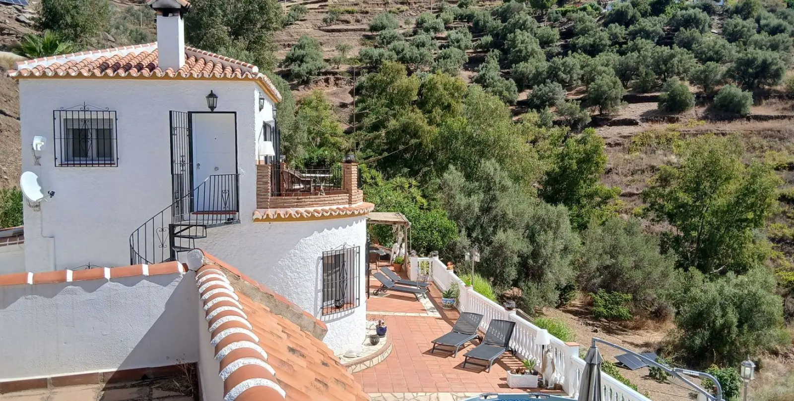 Venta de finca - cortijo en Sayalonga 9