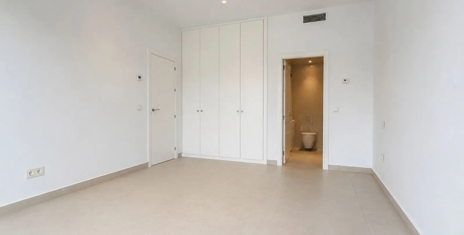 Venta de apartamento en planta baja en Los Flamingos 8