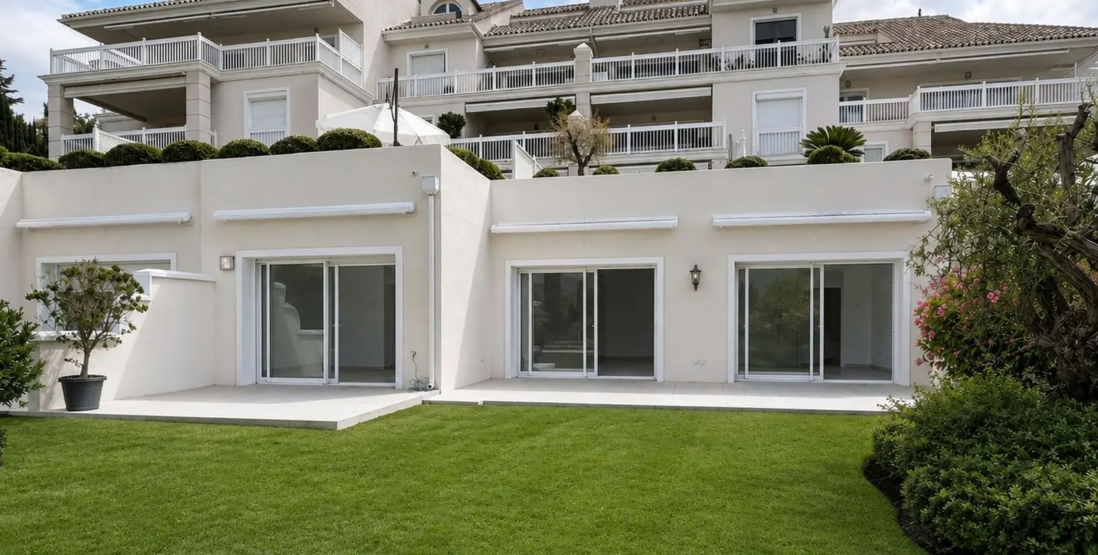 Venta de apartamento en planta baja en Los Flamingos 12