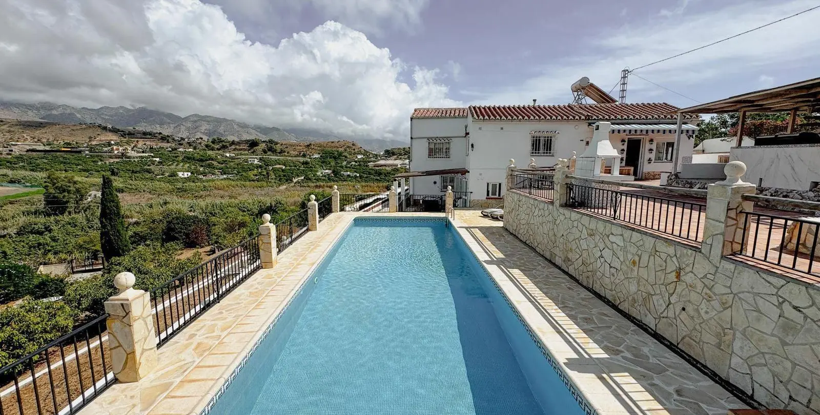 Venta de villa independiente en Nerja 23