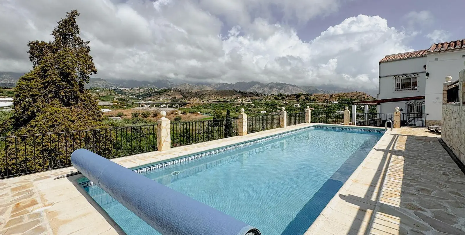 Venta de villa independiente en Nerja 24