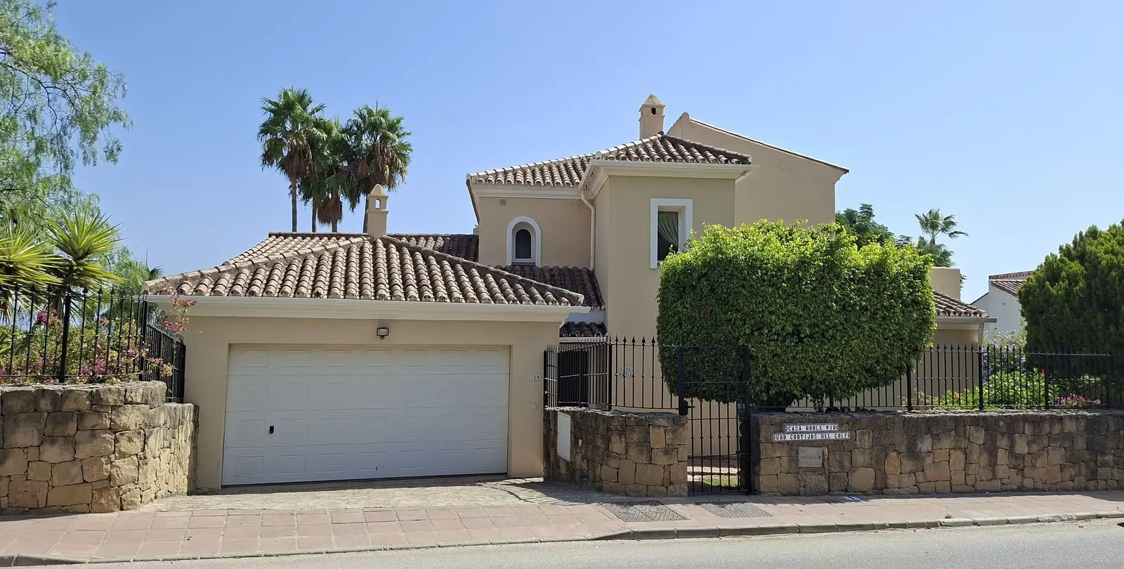 Venta de villa independiente en La Duquesa 1